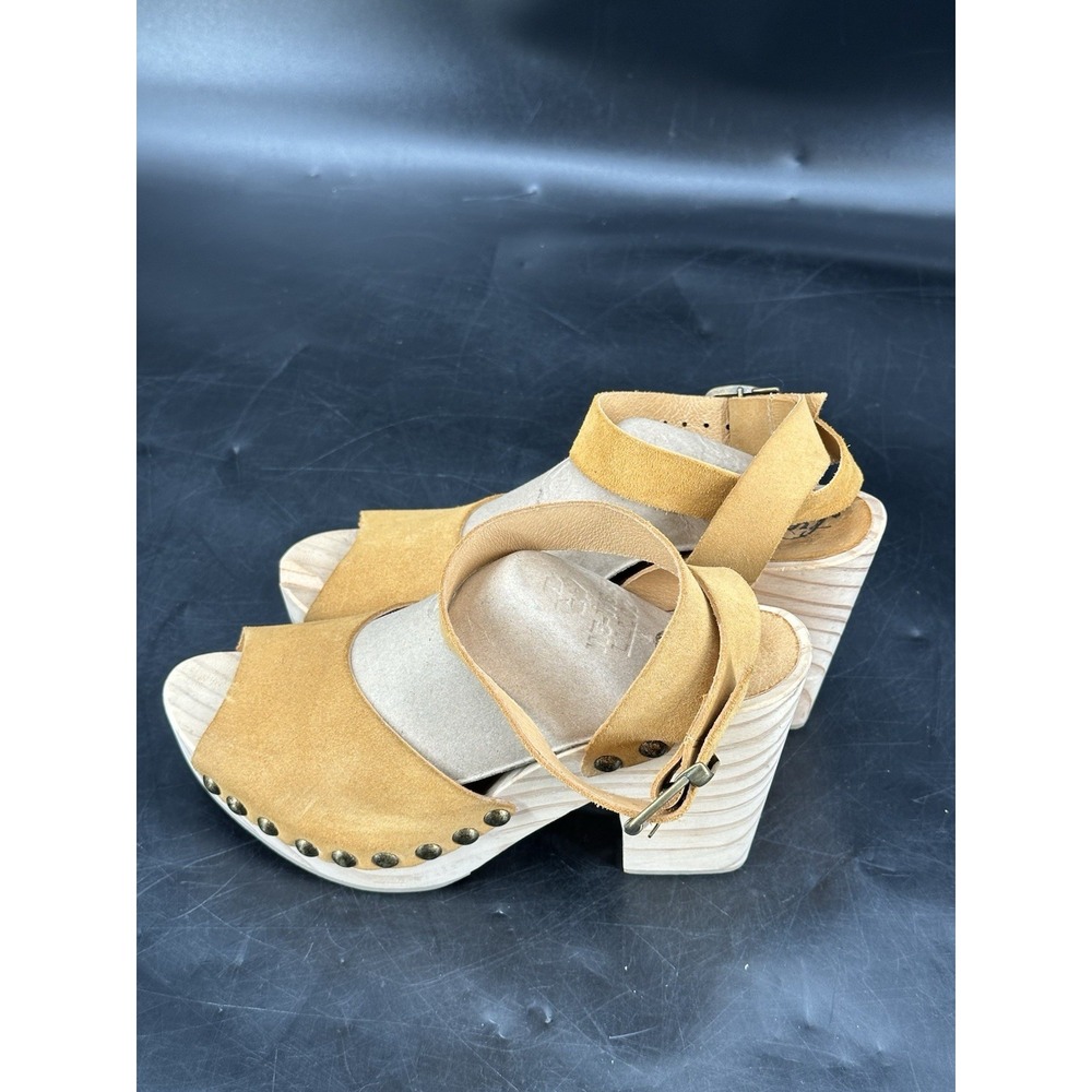 Free People Pasadena Tan Suede‎ Leather Studded Platform Clog Sandals 39 8.5